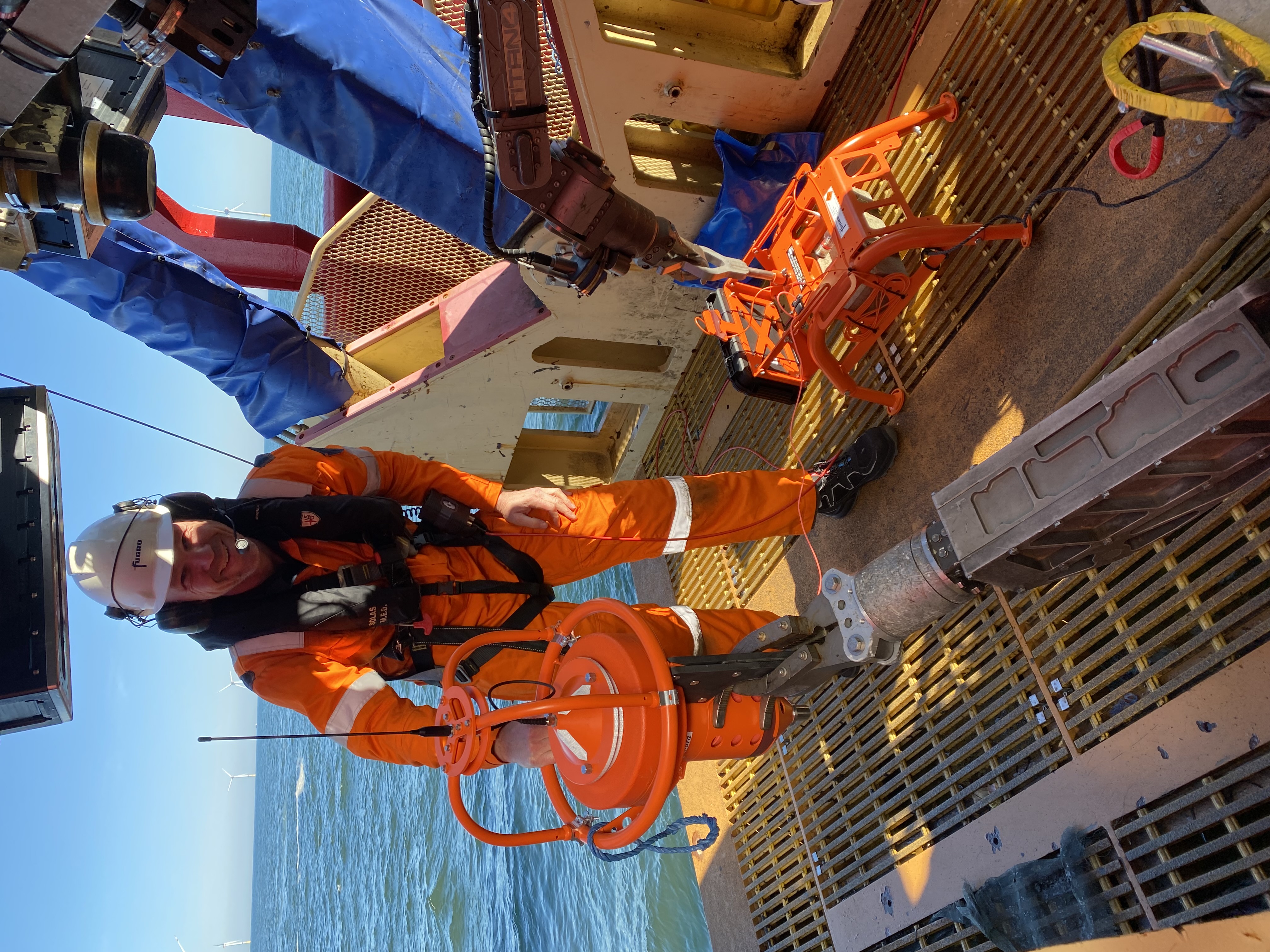 Foto Operational UXO Identification & Render-Safe EOD Support